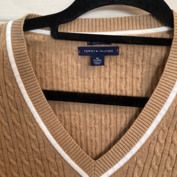 NWT Ladies Tommy Hilfiger  V Neck Sweater XL - Picture 2 of 2